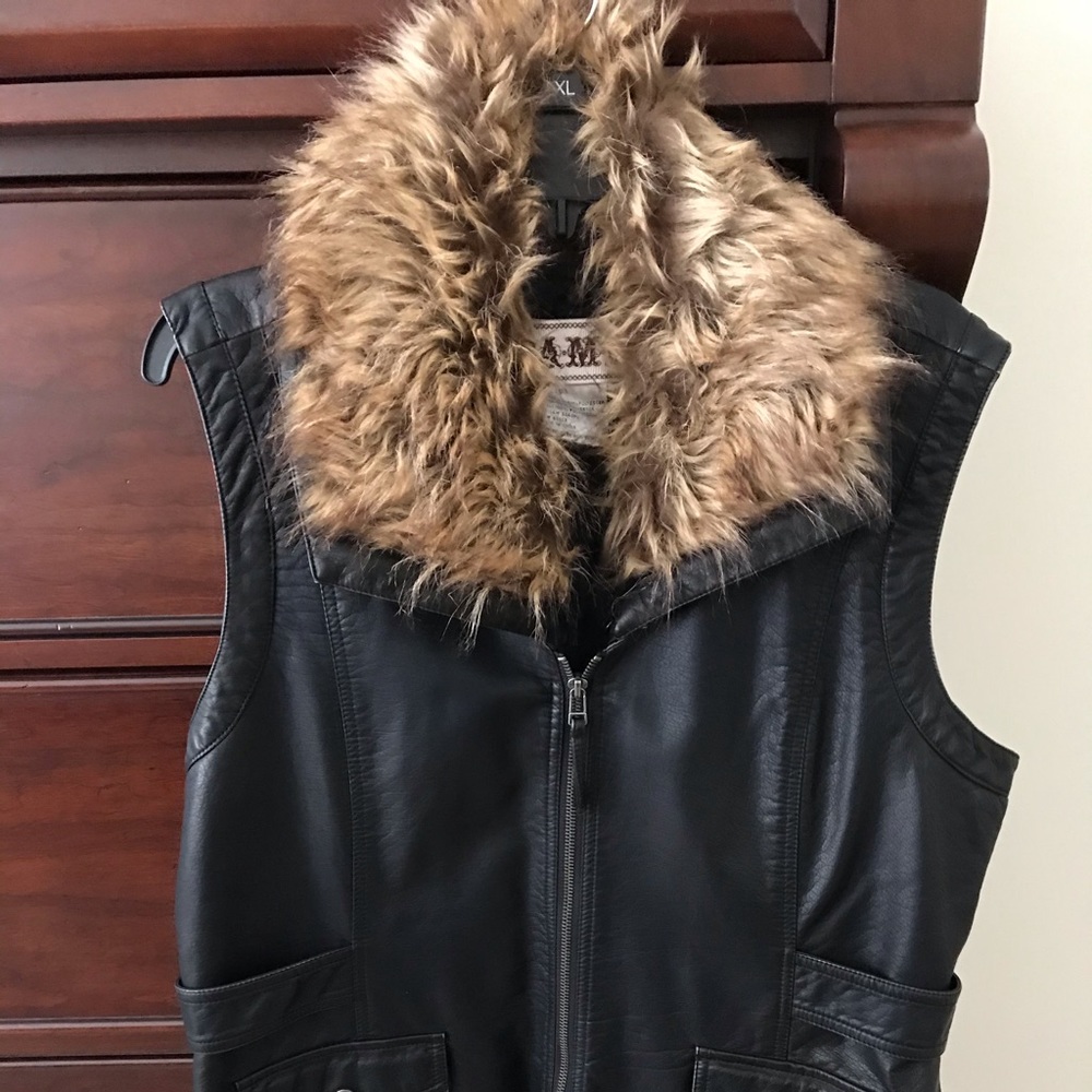 AMX Vest with removable Faux Fur Collar